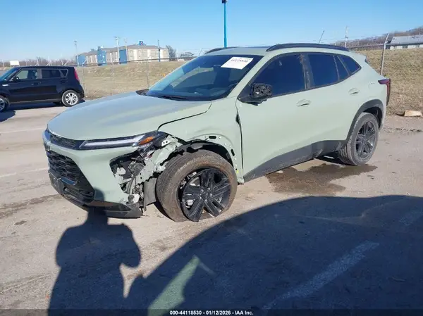 KL77LKE2XRC209556 2024 CHEVROLET TRAX - Image 2