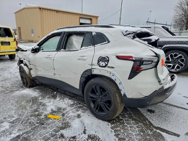 KL77LKE2XRC228544 2024 CHEVROLET TRAX - Image 2