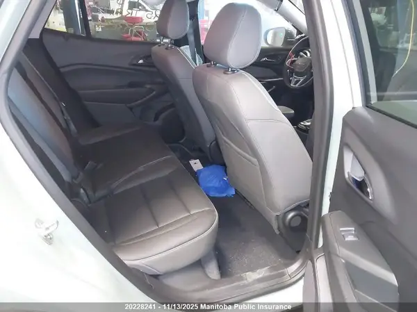KL77LKE2XSC323658 2025 CHEVROLET TRAX - Image 8