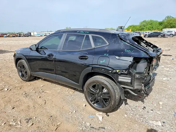 KL77LKEP0SC018035 2025 CHEVROLET TRAX - Image 2