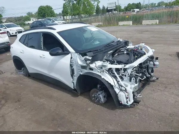 KL77LKEP0SC021114 2025 CHEVROLET TRAX - Image 1