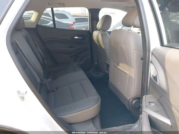 KL77LKEP0SC189870 2025 CHEVROLET TRAX - Image 8
