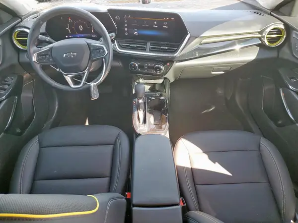 KL77LKEP0SC279746 2025 CHEVROLET TRAX - Image 8
