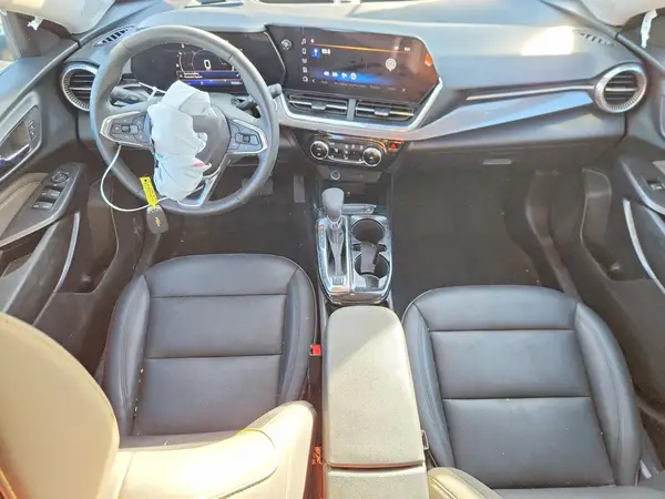 KL77LKEP0SC300613 2025 CHEVROLET TRAX - Image 8