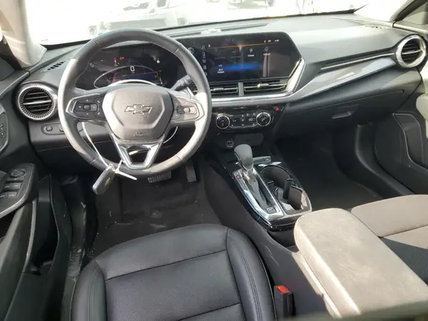 KL77LKEP1SC073481 2025 CHEVROLET TRAX - Image 8