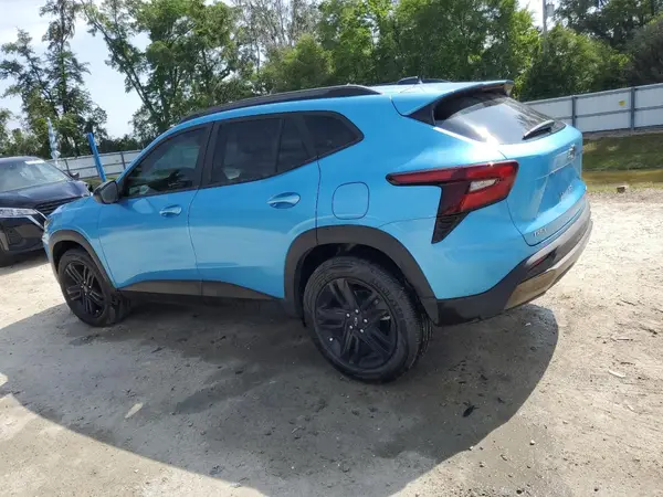 KL77LKEP1SC093570 2025 CHEVROLET TRAX - Image 2