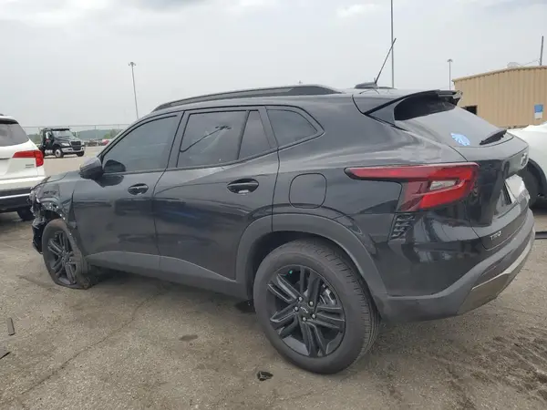 KL77LKEP1SC244276 2025 CHEVROLET TRAX - Image 2