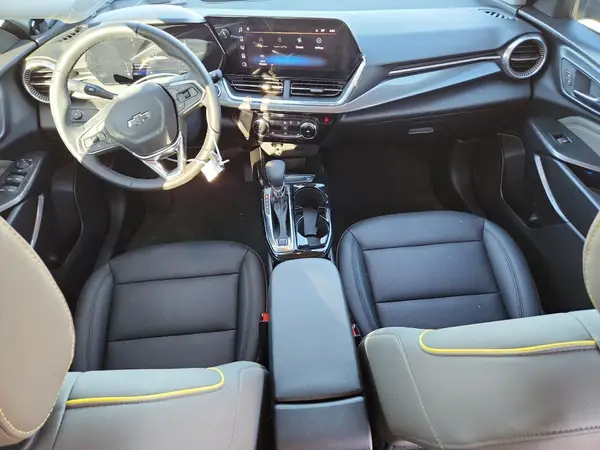 KL77LKEP1SC261482 2025 CHEVROLET TRAX - Image 8
