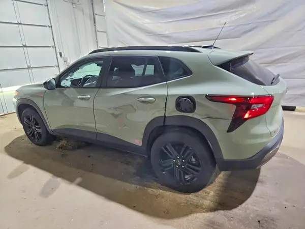 KL77LKEP1SC263264 2025 CHEVROLET TRAX - Image 2