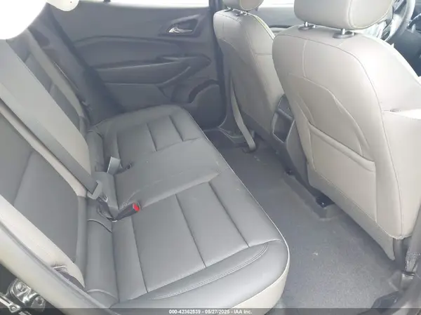 KL77LKEP1SC264026 2025 CHEVROLET TRAX - Image 8