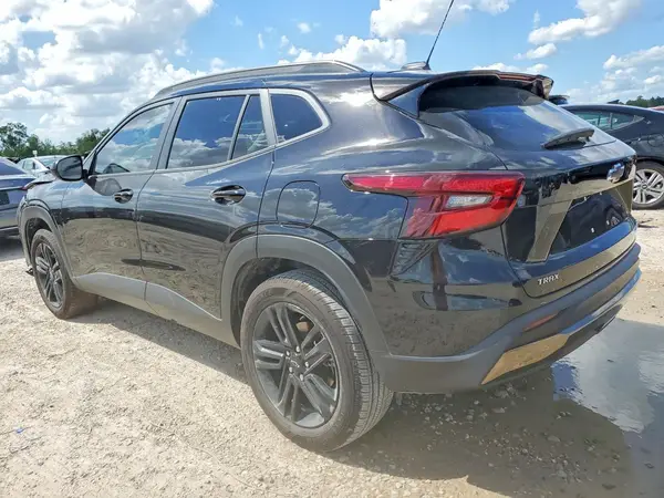 KL77LKEP1SC283823 2025 CHEVROLET TRAX - Image 2