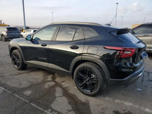 KL77LKEP1SC298967 2025 CHEVROLET TRAX - Image 2