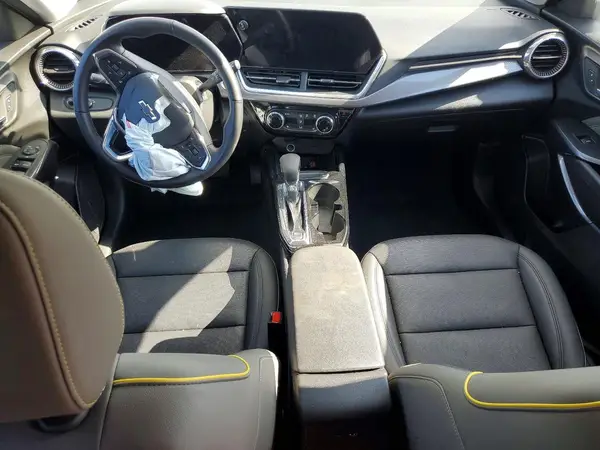 KL77LKEP2SC023172 2025 CHEVROLET TRAX - Image 8