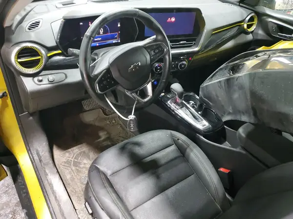 KL77LKEP2SC023804 2025 CHEVROLET TRAX - Image 8