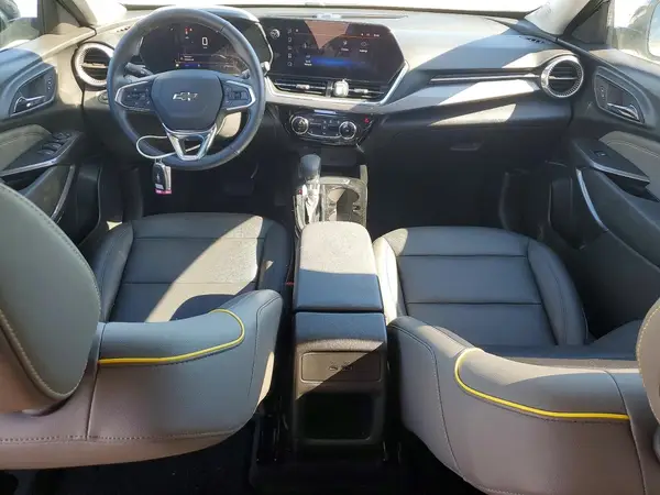 KL77LKEP2SC065244 2025 CHEVROLET TRAX - Image 8