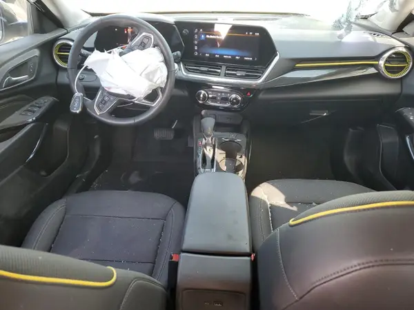 KL77LKEP2SC071450 2025 CHEVROLET TRAX - Image 8