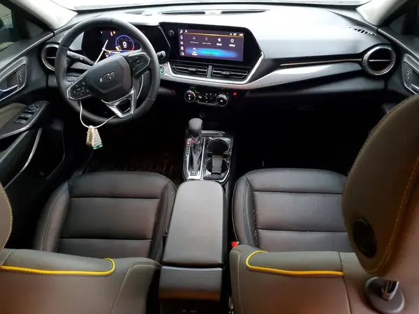 KL77LKEP2SC080715 2025 CHEVROLET TRAX - Image 8