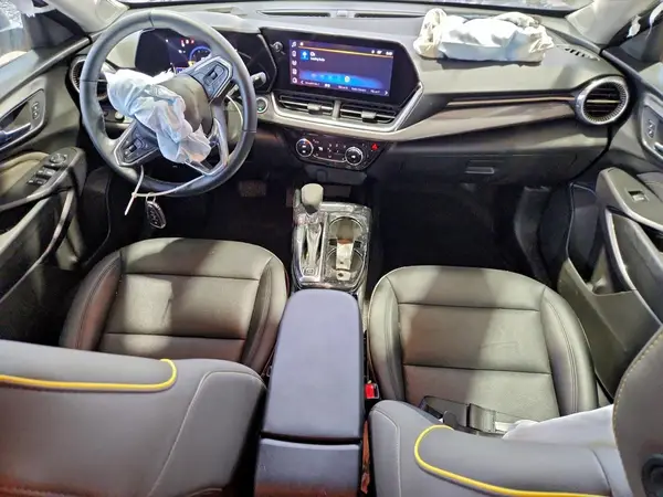 KL77LKEP2SC103376 2025 CHEVROLET TRAX - Image 8