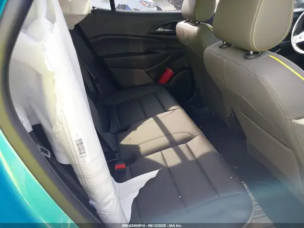 KL77LKEP2SC118704 2025 CHEVROLET TRAX - Image 8