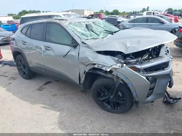 KL77LKEP2SC259143 2025 CHEVROLET TRAX - Image 1