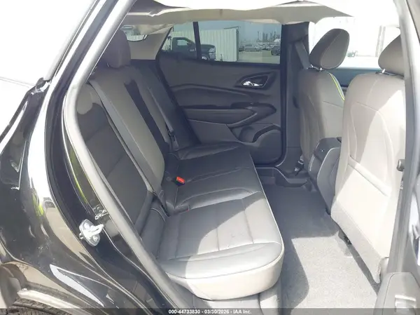 KL77LKEP2SC321978 2025 CHEVROLET TRAX - Image 8