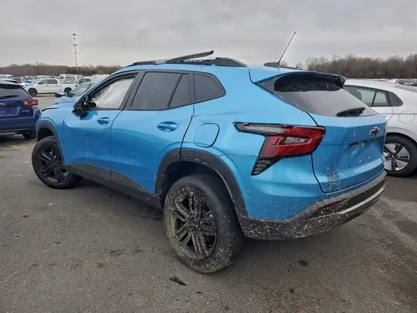 KL77LKEP2SC333211 2025 CHEVROLET TRAX - Image 2
