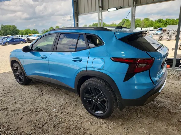 KL77LKEP2TC127355 2026 CHEVROLET TRAX - Image 2