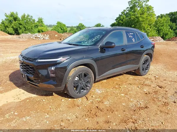 KL77LKEP3SC014643 2025 CHEVROLET TRAX - Image 2