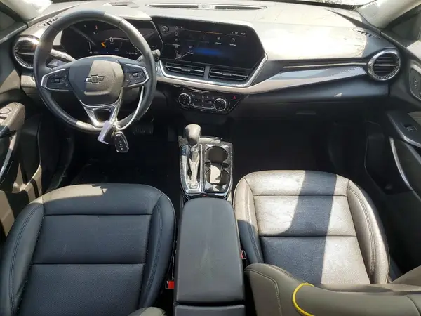 KL77LKEP3SC251942 2025 CHEVROLET TRAX - Image 8
