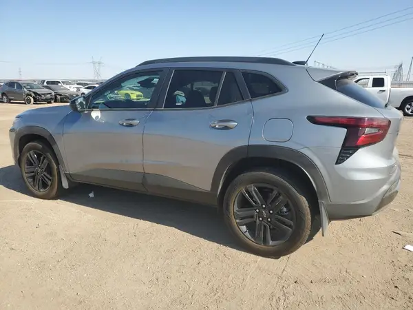 KL77LKEP3SC254971 2025 CHEVROLET TRAX - Image 2
