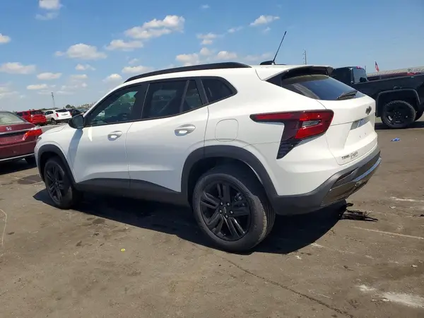 KL77LKEP3SC278414 2025 CHEVROLET TRAX - Image 2