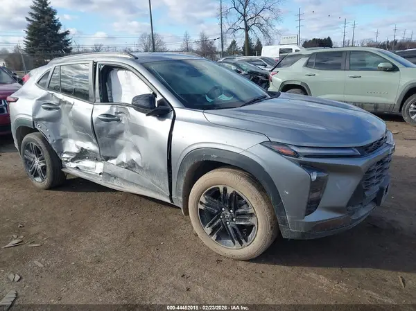 KL77LKEP4SC012268 2025 CHEVROLET TRAX - Image 1