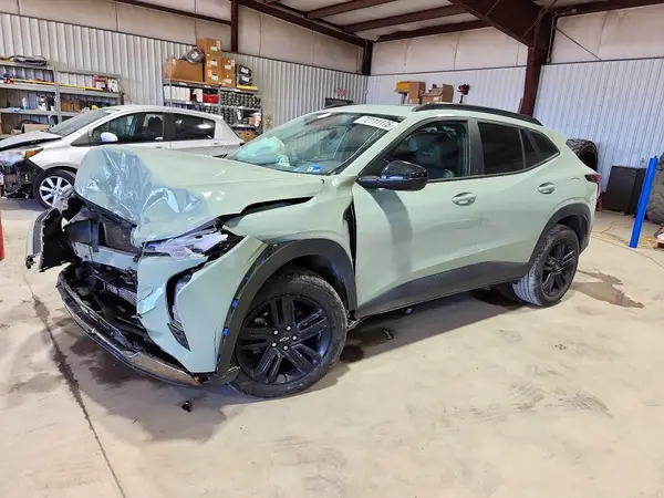 KL77LKEP4SC012710 2025 CHEVROLET TRAX - Image 1