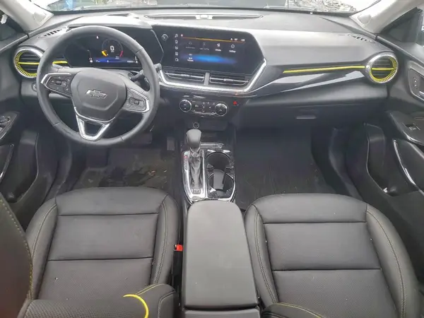 KL77LKEP4SC117411 2025 CHEVROLET TRAX - Image 8