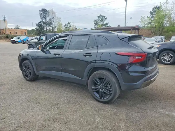 KL77LKEP4SC163515 2025 CHEVROLET TRAX - Image 2