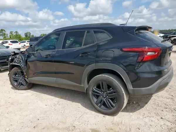 KL77LKEP4SC171596 2025 CHEVROLET TRAX - Image 2