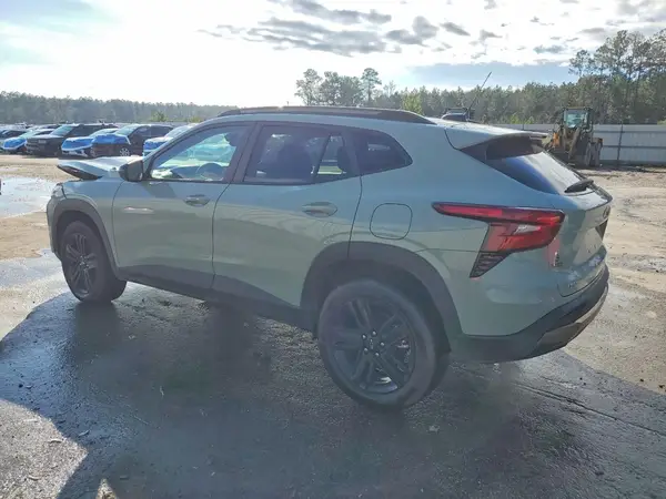 KL77LKEP4SC262965 2025 CHEVROLET TRAX - Image 2