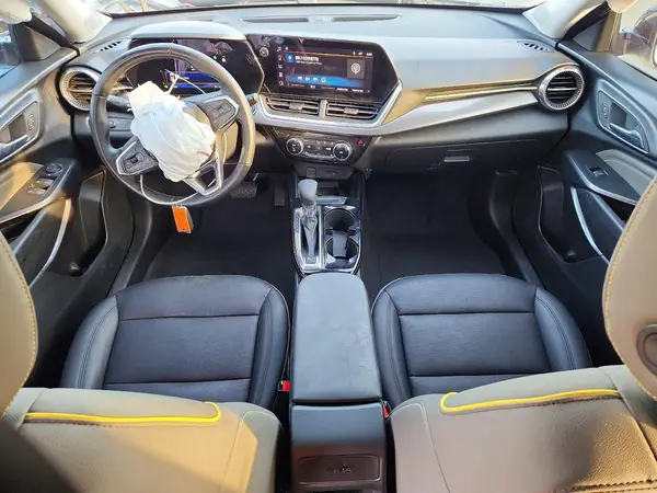 KL77LKEP4SC271441 2025 CHEVROLET TRAX - Image 8