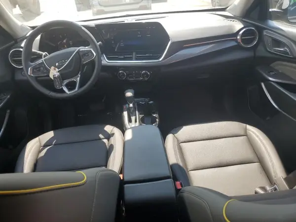 KL77LKEP4SC297411 2025 CHEVROLET TRAX - Image 8