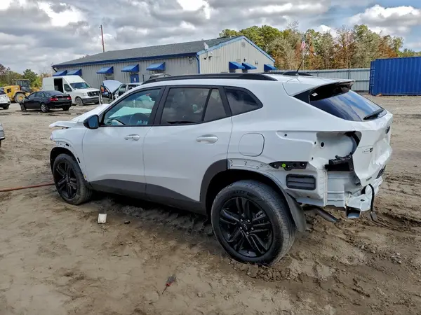 KL77LKEP4SC312666 2025 CHEVROLET TRAX - Image 2