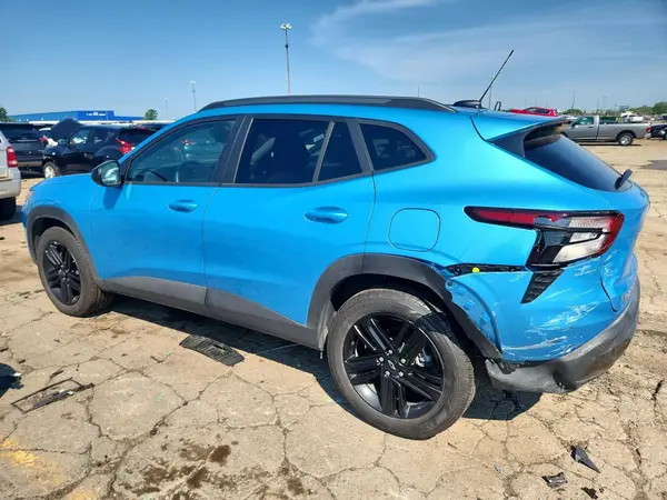 KL77LKEP4TC002342 2026 CHEVROLET TRAX - Image 2