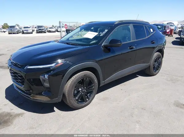 KL77LKEP4TC005015 2026 CHEVROLET TRAX - Image 2