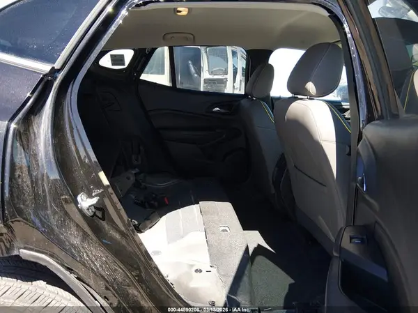 KL77LKEP4TC005015 2026 CHEVROLET TRAX - Image 8