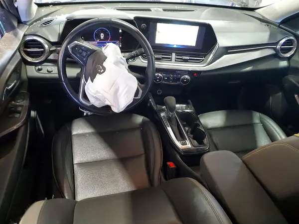 KL77LKEP5SC104294 2025 CHEVROLET TRAX - Image 8