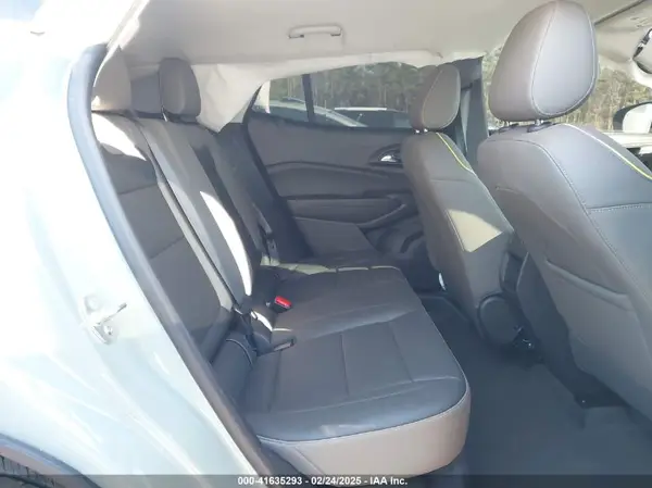 KL77LKEP5SC107857 2025 CHEVROLET TRAX - Image 8
