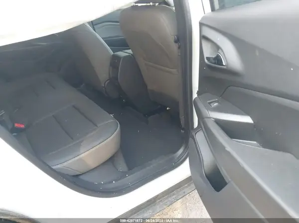 KL77LKEP5SC154256 2025 CHEVROLET TRAX - Image 8