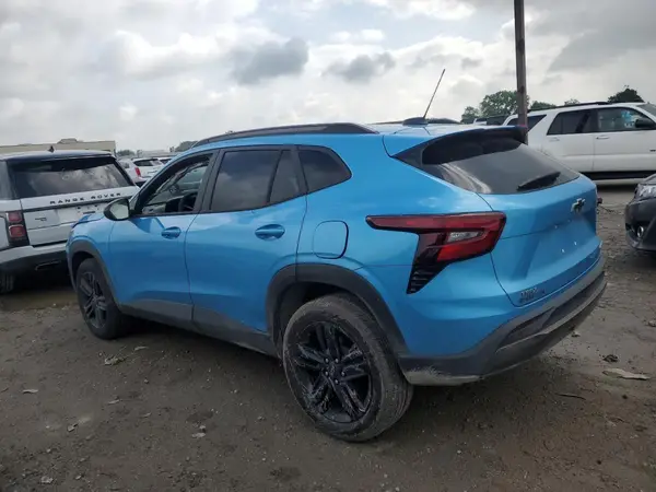 KL77LKEP5SC159053 2025 CHEVROLET TRAX - Image 2