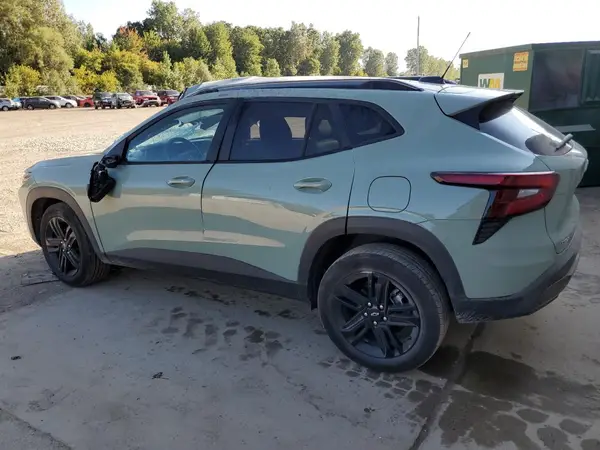 KL77LKEP5SC165225 2025 CHEVROLET TRAX - Image 2