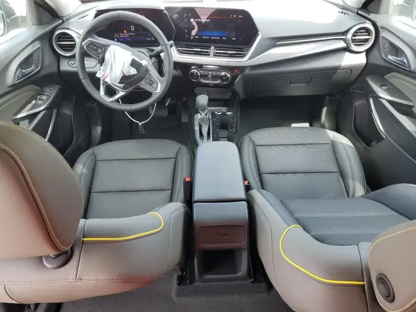 KL77LKEP5SC166245 2025 CHEVROLET TRAX - Image 8