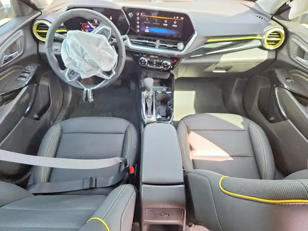 KL77LKEP5SC321182 2025 CHEVROLET TRAX - Image 8